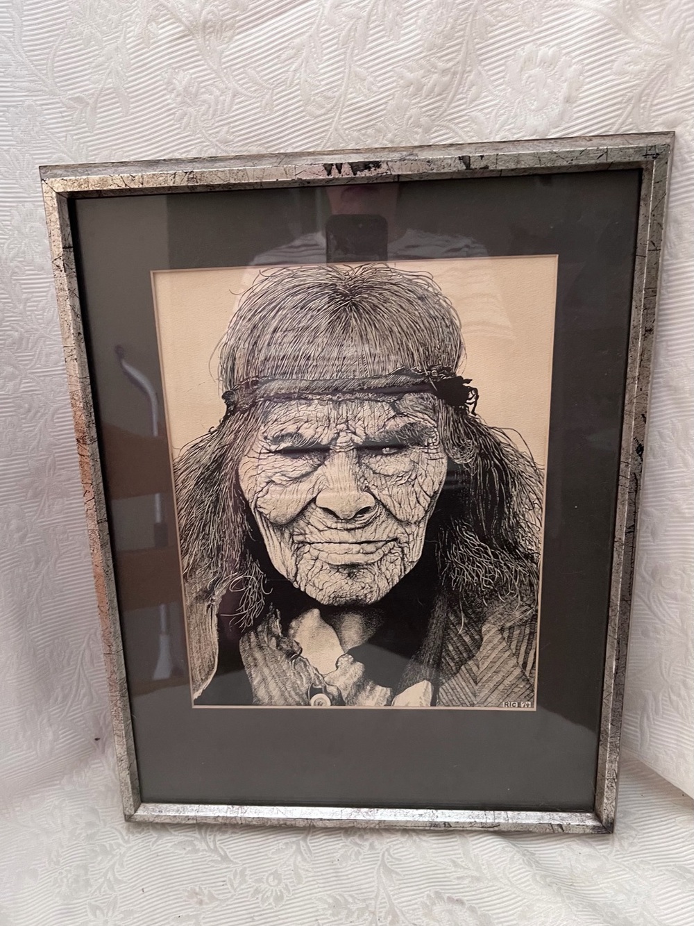 Vtg Ric Ricardo Native American Portrait Print Framed Scratchboard
Style Signed